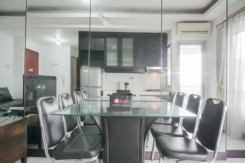 Джакарта: Elegant and Nice 2BR at Sudirman Park Apartment