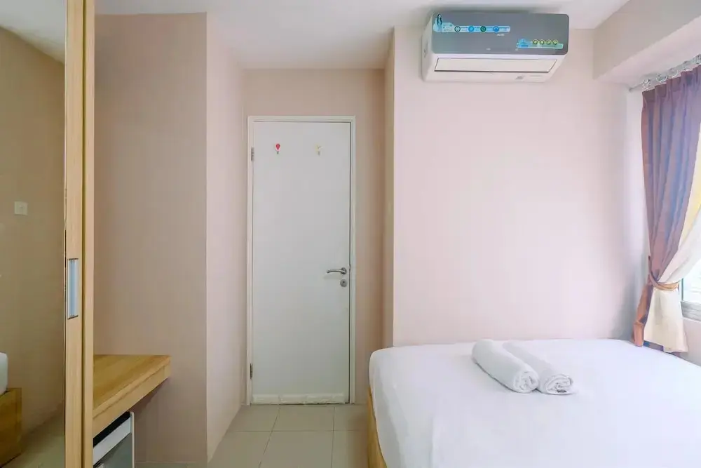 Джакарта: Nice and Strategic 2BR at Bassura City Apartment