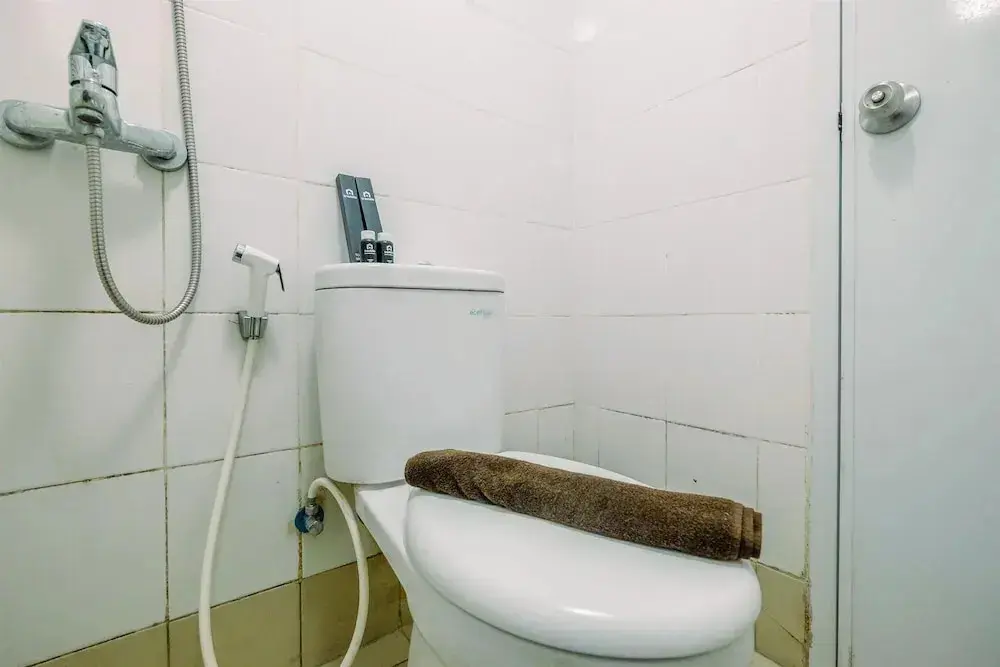 Джакарта: Nice and Strategic 2BR at Bassura City Apartment