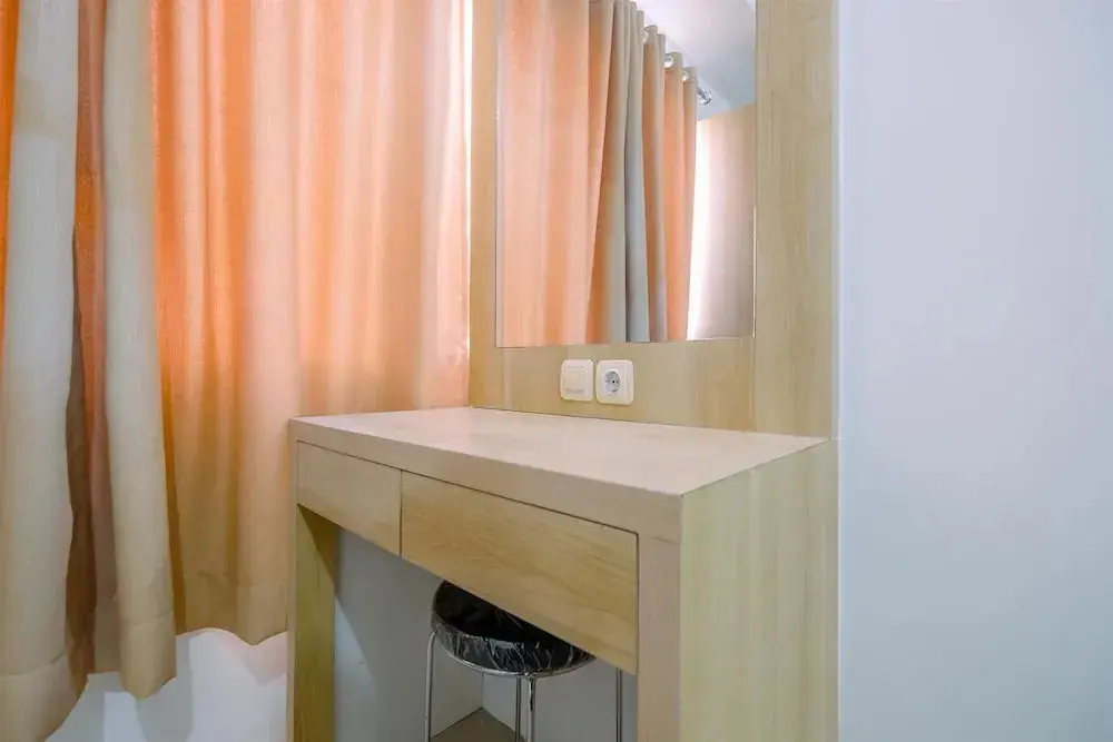 Джакарта: Minimalist and Cozy Living 2BR at Bassura City Apartment