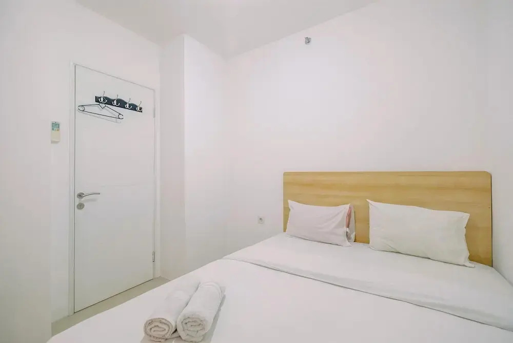 Джакарта: Minimalist and Cozy Living 2BR at Bassura City Apartment