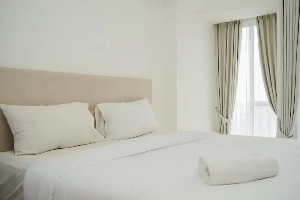 Legok: High Floor and Minimalist Studio Apartment at M-Town Residence