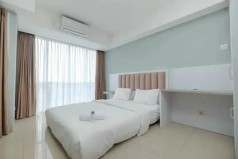 Джакарта: Spacious Combine Unit 1BR with Extra Room Apartment at H Residence
