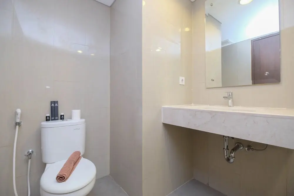 Джакарта: Spacious Combine Unit 1BR with Extra Room Apartment at H Residence