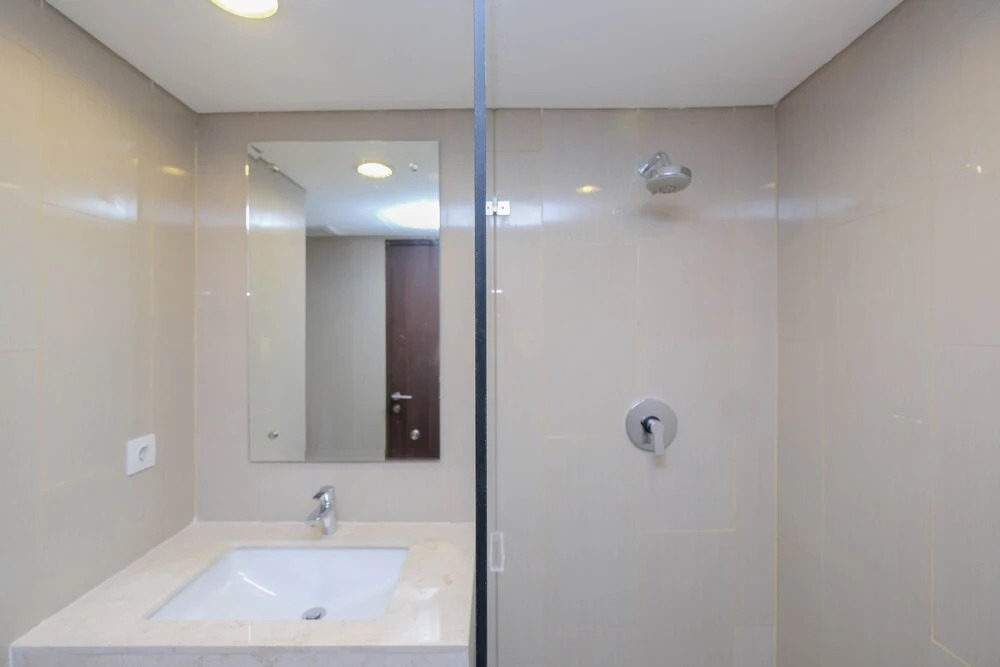 Джакарта: Spacious Combine Unit 1BR with Extra Room Apartment at H Residence