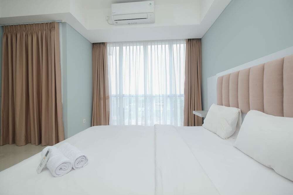 Джакарта: Spacious Combine Unit 1BR with Extra Room Apartment at H Residence