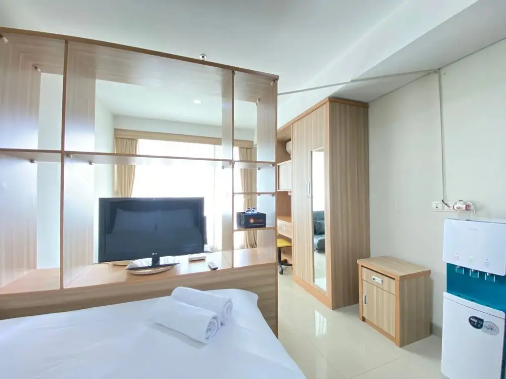 Бандунг: Stylish & Comfy Studio at Dago Suites Apartment