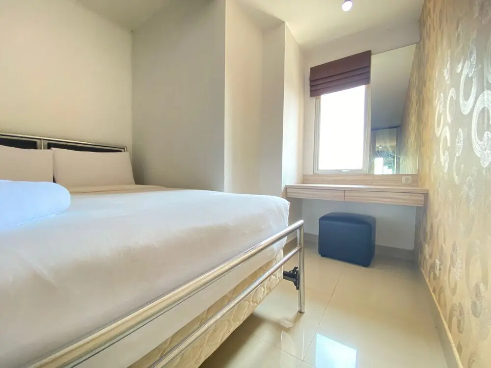 Бандунг: Bright & Stylish 2BR Hook Apartment At Sudirman Suites Bandung