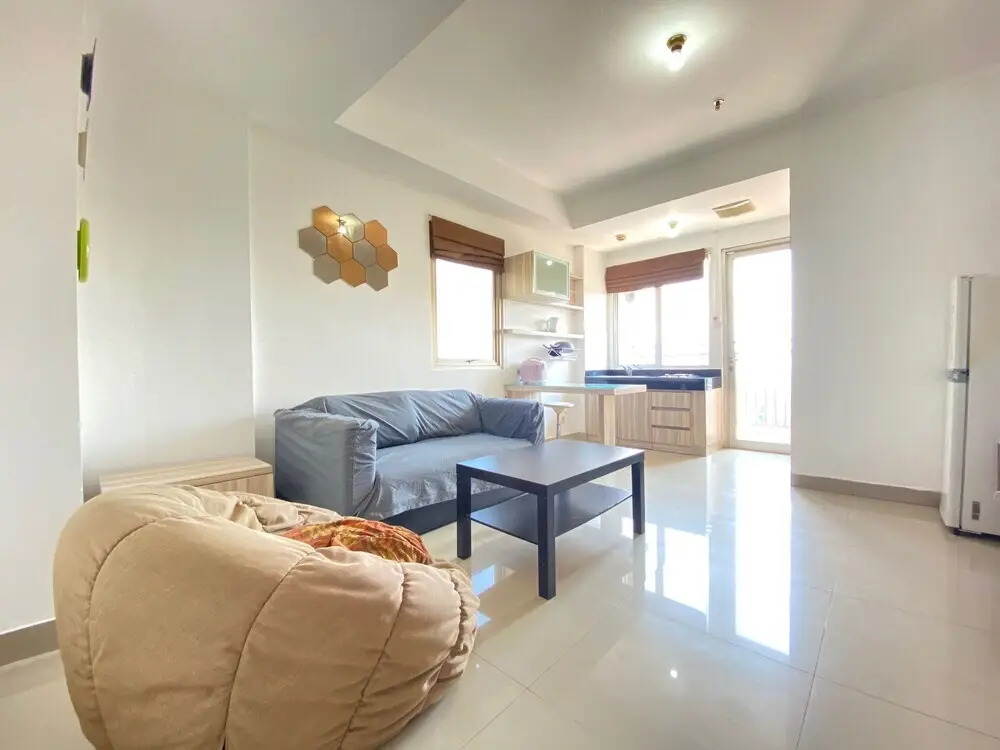 Бандунг: Bright & Stylish 2BR Hook Apartment At Sudirman Suites Bandung