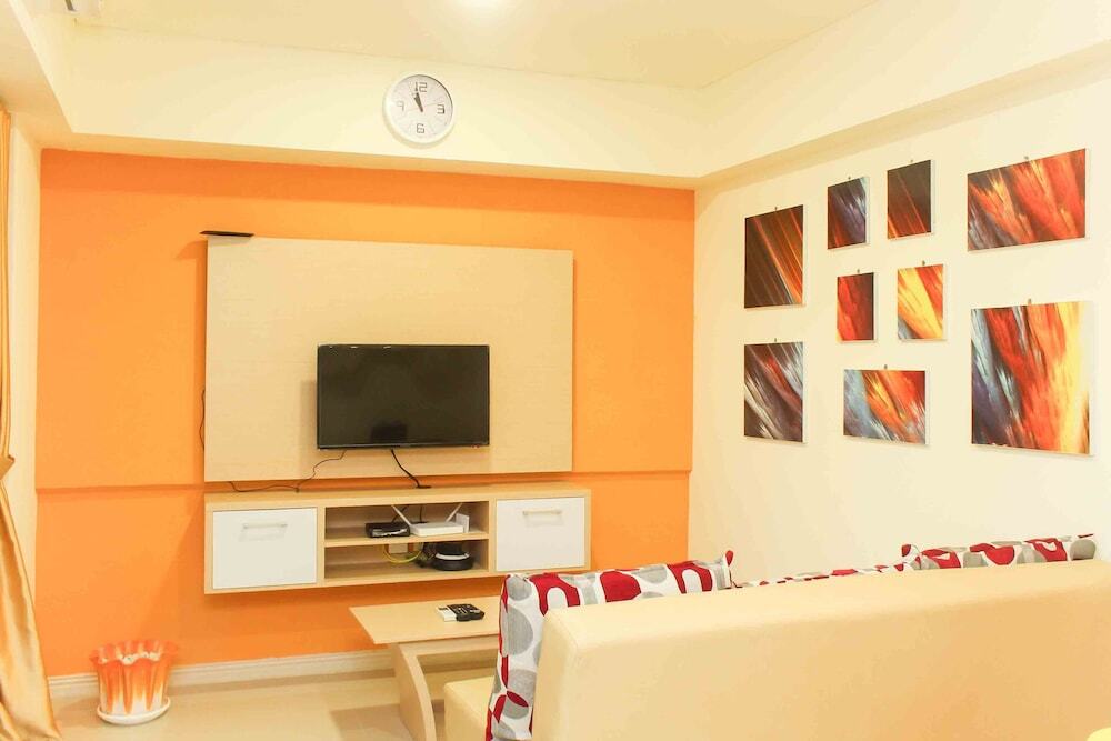 Сибату: Well Appointed and Comfort 2BR at Meikarta Apartment