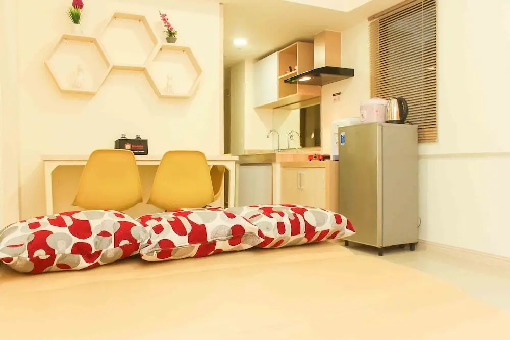 Сибату: Well Appointed and Comfort 2BR at Meikarta Apartment