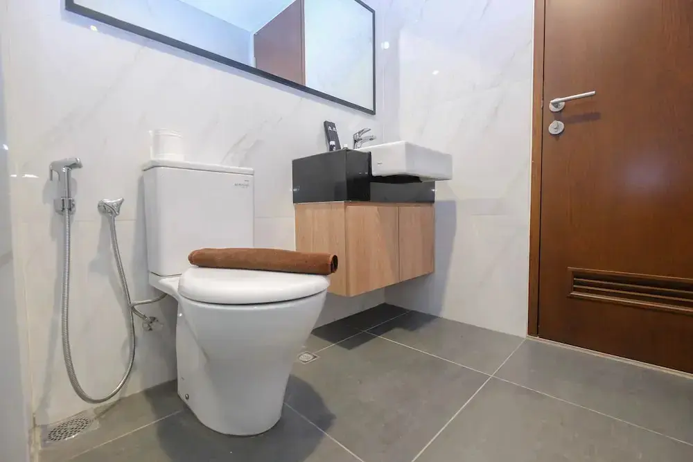 Джакарта: Minimalist and Homey 1BR at Ciputra World 2 Apartment