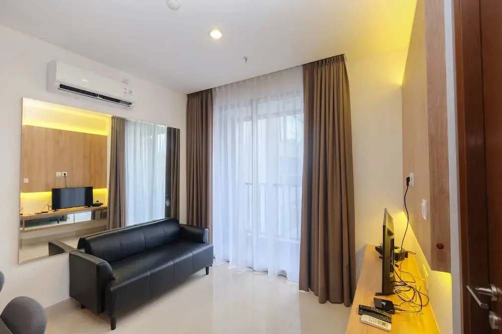 Джакарта: Minimalist and Homey 1BR at Ciputra World 2 Apartment