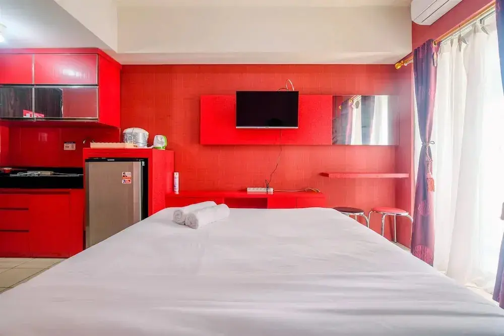 Южный Тангеранг: Best Deal Studio Room at Serpong Greenview Apartment
