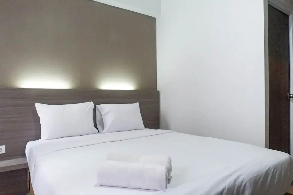 Сурабая: Scenic Studio Apartment at Taman Melati