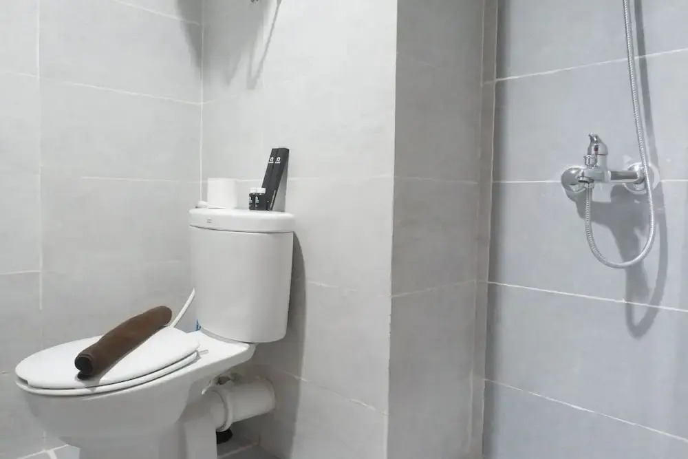 Сурабая: Scenic Studio Apartment at Taman Melati