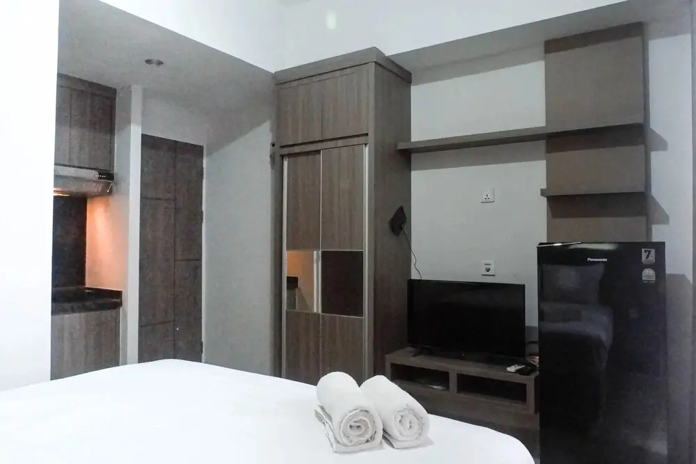 Сурабая: Scenic Studio Apartment at Taman Melati