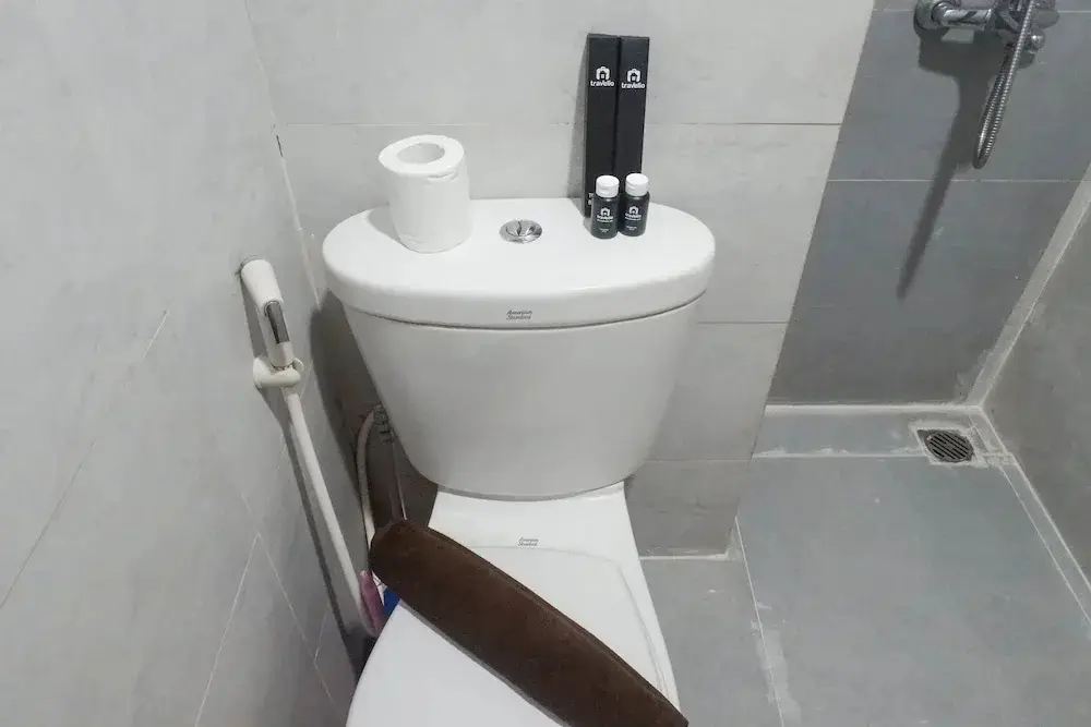 Сурабая: Chic and Cozy Studio Apartment at Taman Melati Surabaya