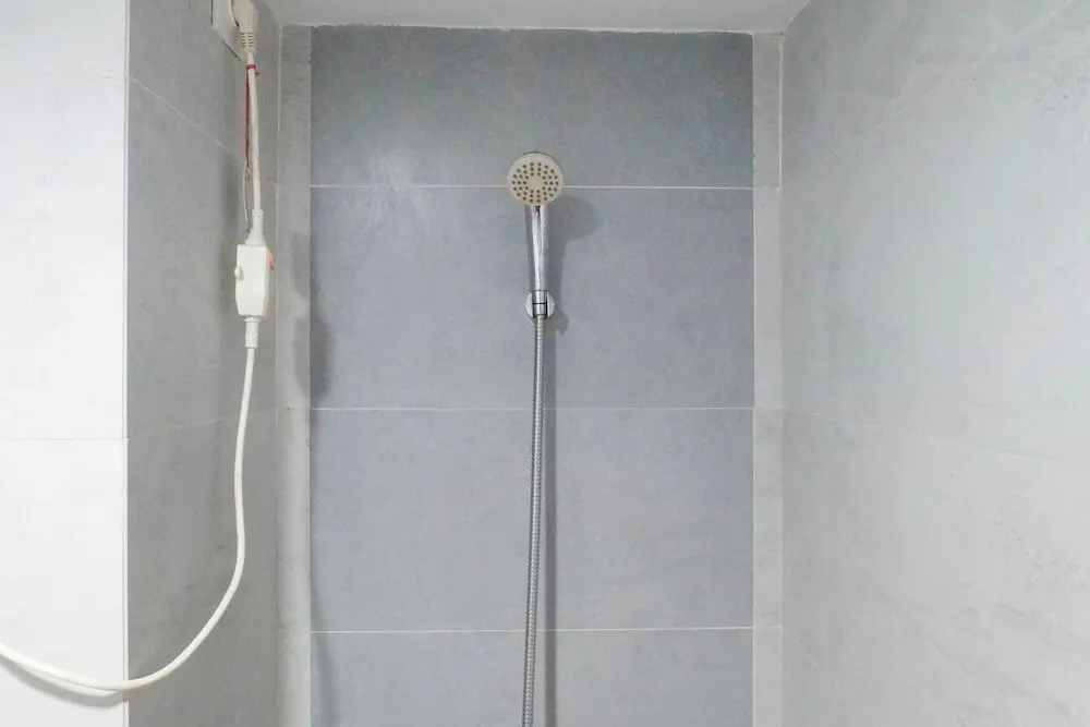 Сурабая: Chic and Cozy Studio Apartment at Taman Melati Surabaya