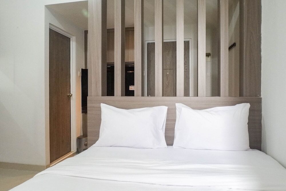Сурабая: Chic and Cozy Studio Apartment at Taman Melati Surabaya