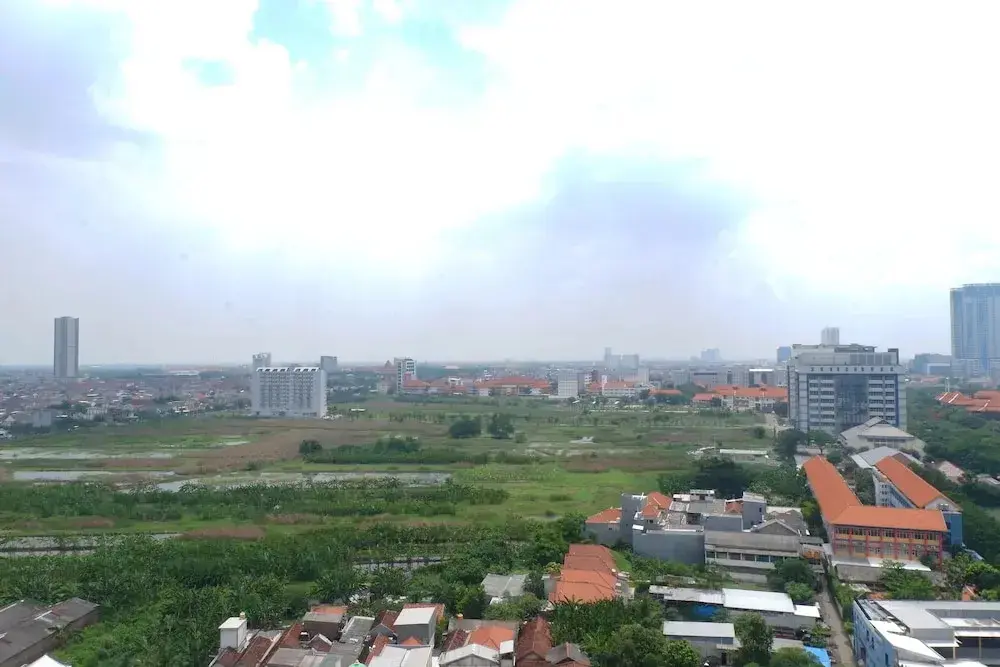 Сурабая: Chic and Cozy Studio Apartment at Taman Melati Surabaya