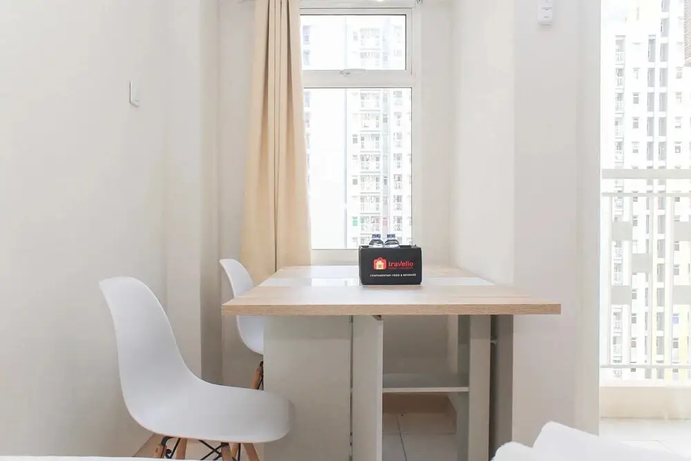 Бекаси: Comfort and Minimalist Studio at Springlake Summarecon Bekasi Apartment