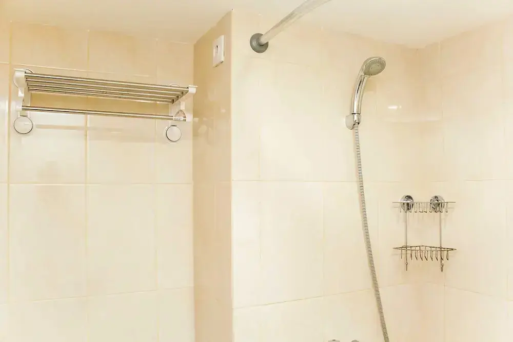 Бекаси: Comfort and Minimalist Studio at Springlake Summarecon Bekasi Apartment