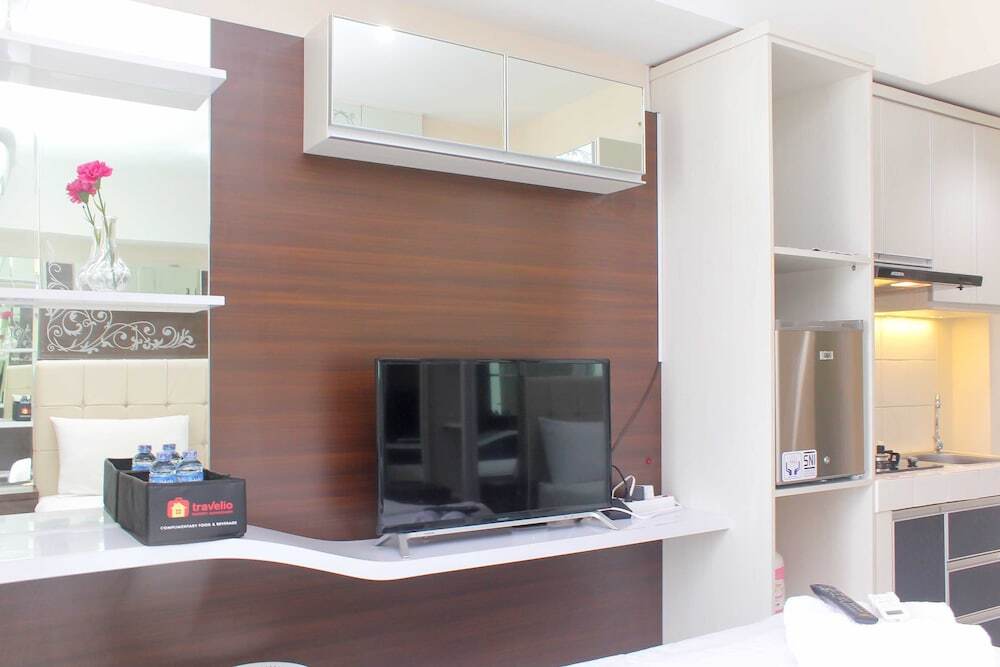 Бекаси: Minimalist and Comfort Living Studio Apartment Springlake Summarecon Bekasi