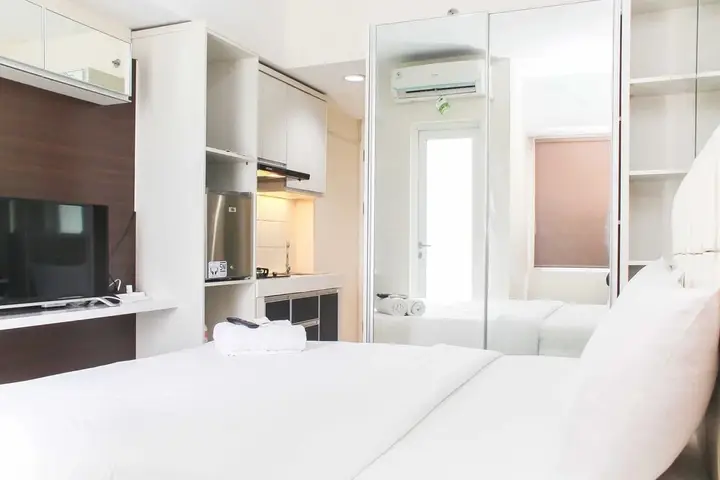 Бекаси: Minimalist and Comfort Living Studio Apartment Springlake Summarecon Bekasi