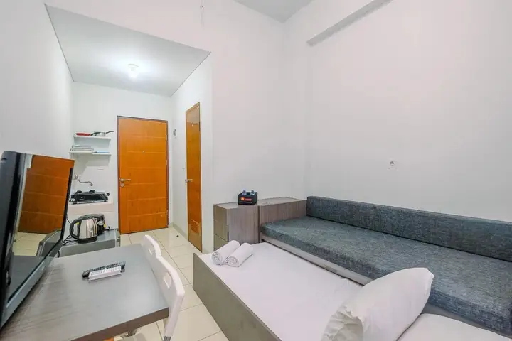 Депок: Comfortable and Minimalist Studio at Dave Apartment