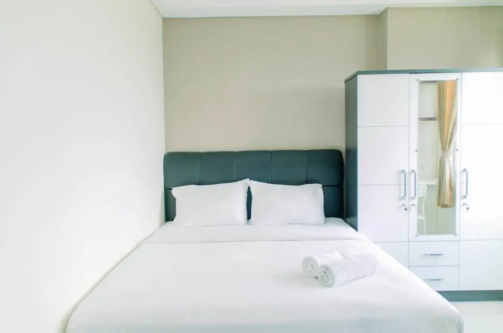 Legok: Minimalist and Cozy Living Studio Apartment at B Residence