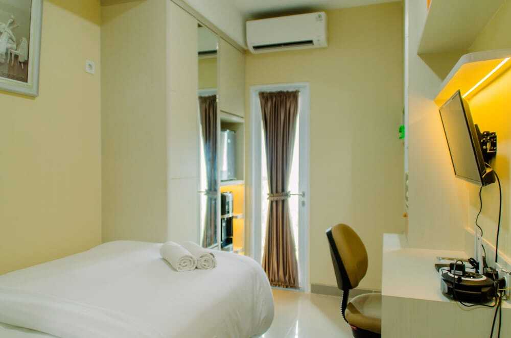 Legok: Luxurious Studio At B Residence No Kitchen Apartment