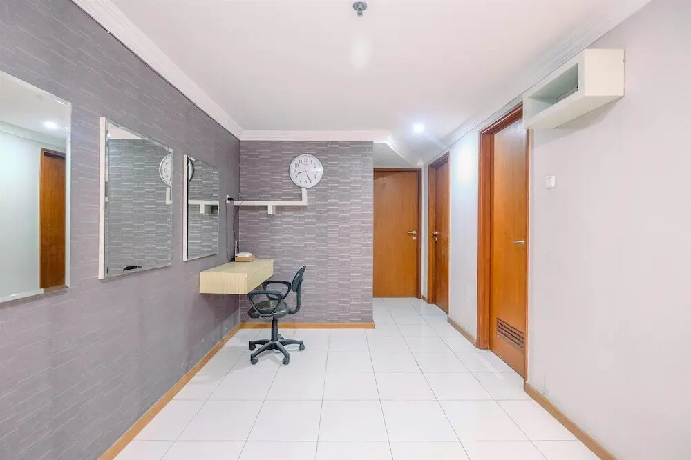 Джакарта: Glitzy 3BR Residence at Grand Palace Kemayoran Apartment