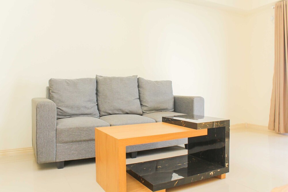Сибату: Minimalist and Comfort Living 3BR at Meikarta Apartment
