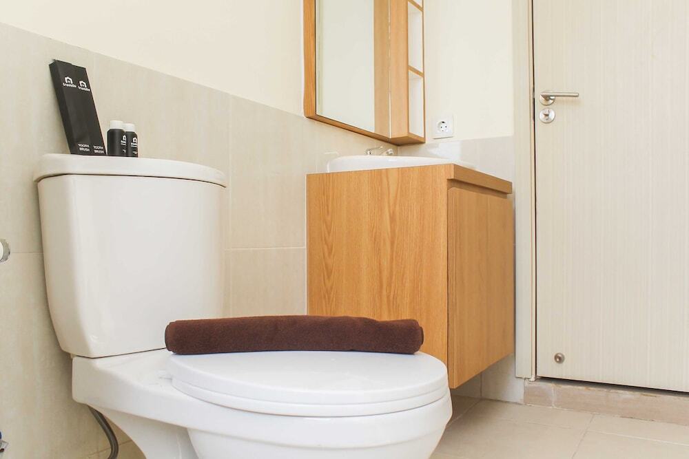 Сибату: Minimalist and Comfort Living 3BR at Meikarta Apartment