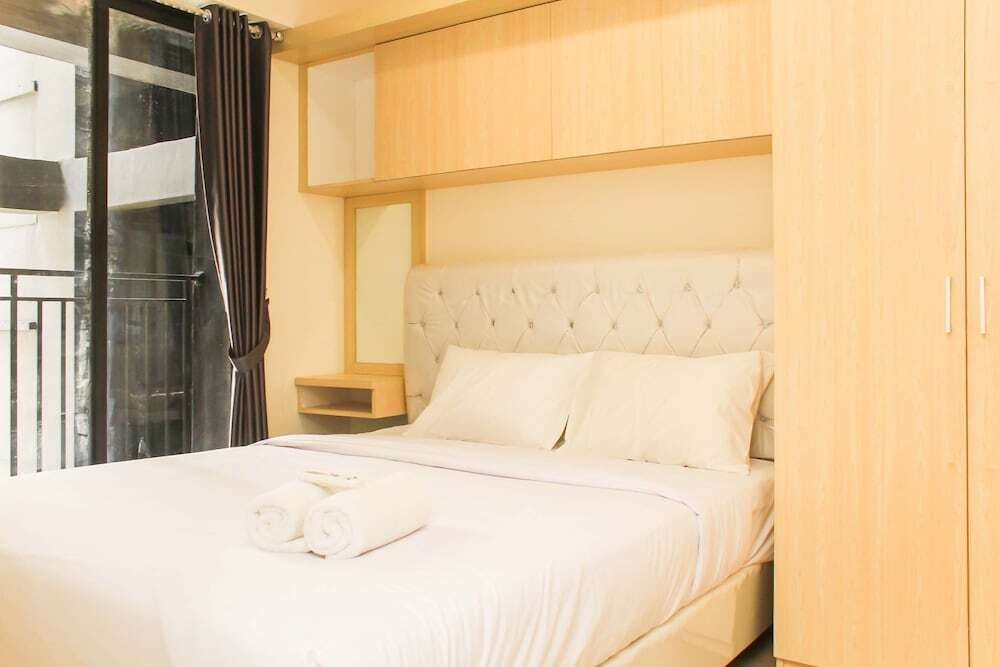 Сибату: Simply Look and Cozy Living 2BR at Meikarta Apartment