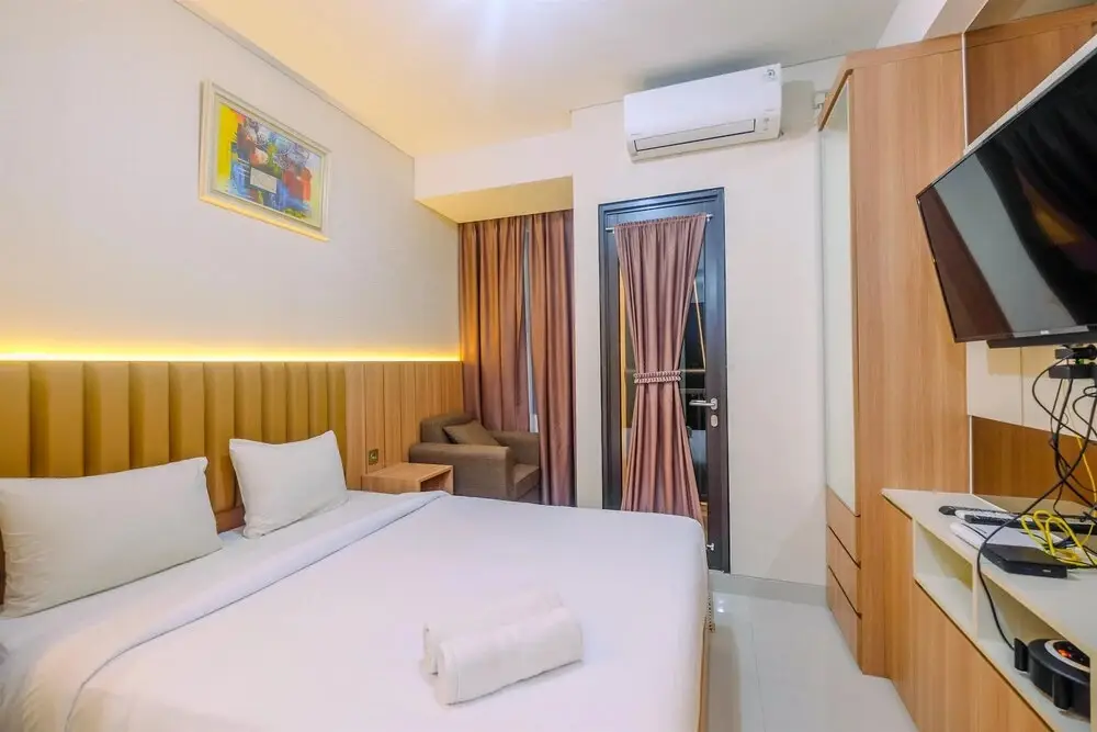Депок: Homey and Stylish Studio Room at Transpark Cibubur Apartment