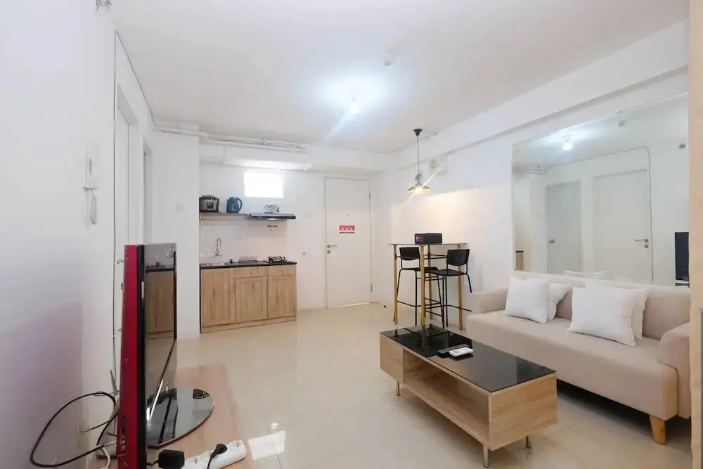 Джакарта: Best Choice and Comfy 3BR at Bassura City Apartment