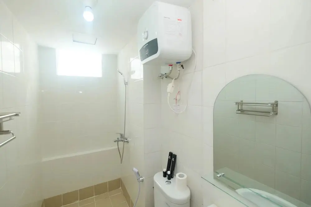 Джакарта: Best Choice and Comfy 3BR at Bassura City Apartment