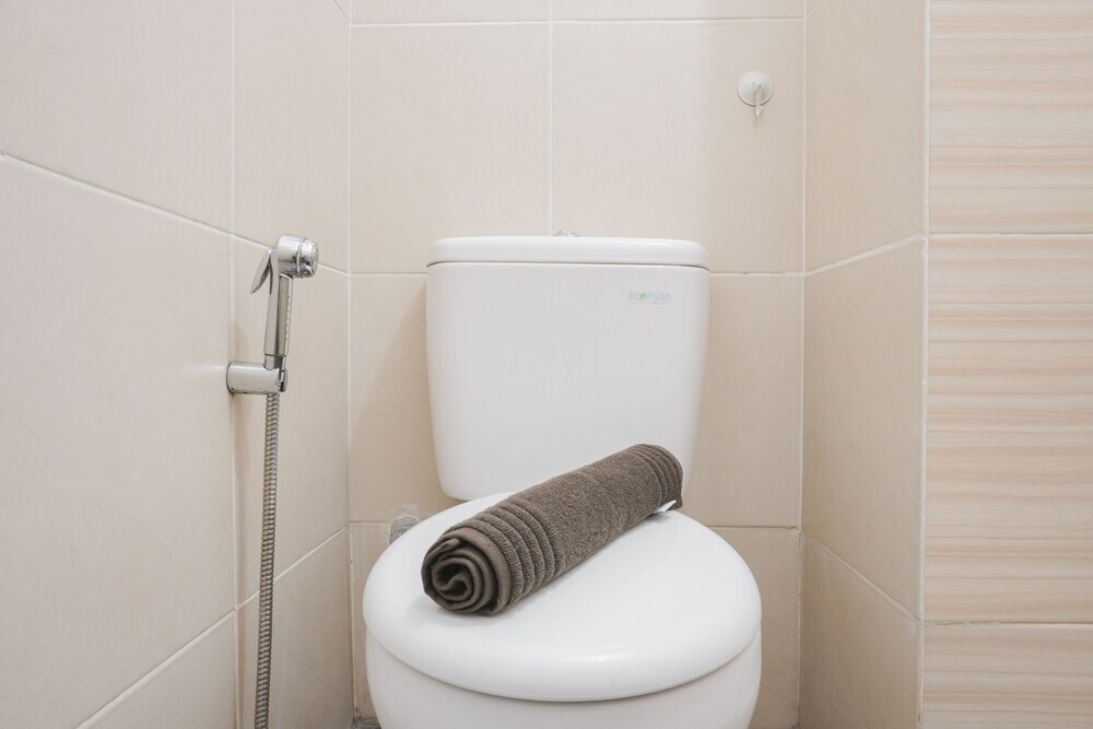 Джакарта: Cozy Stay 2BR at Paradise Mansion Apartment