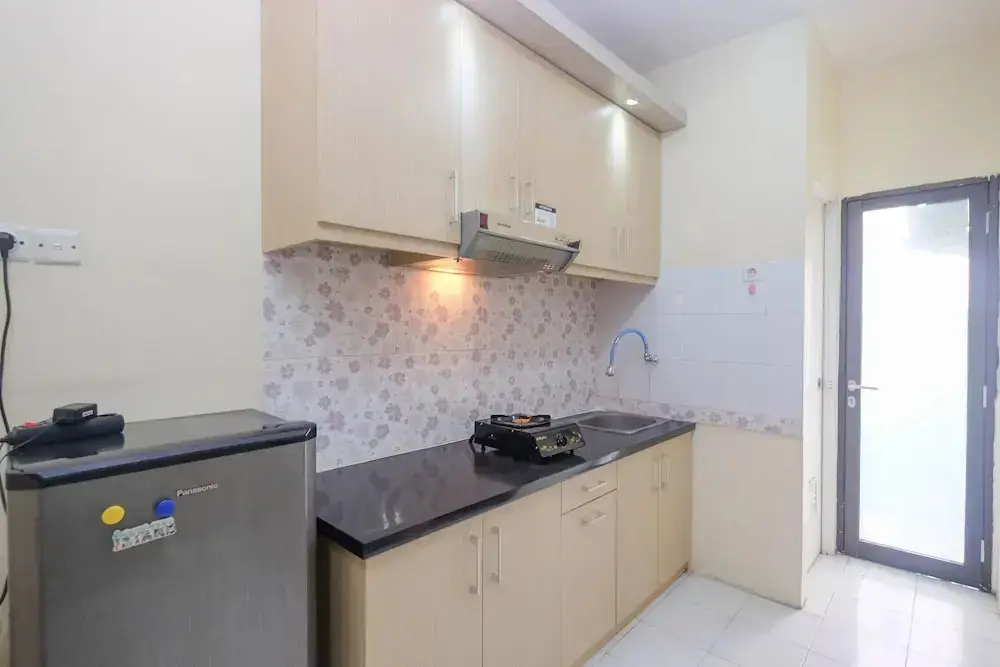 Джакарта: Nice and Comfy 1BR Apartment at MT Haryono Residence