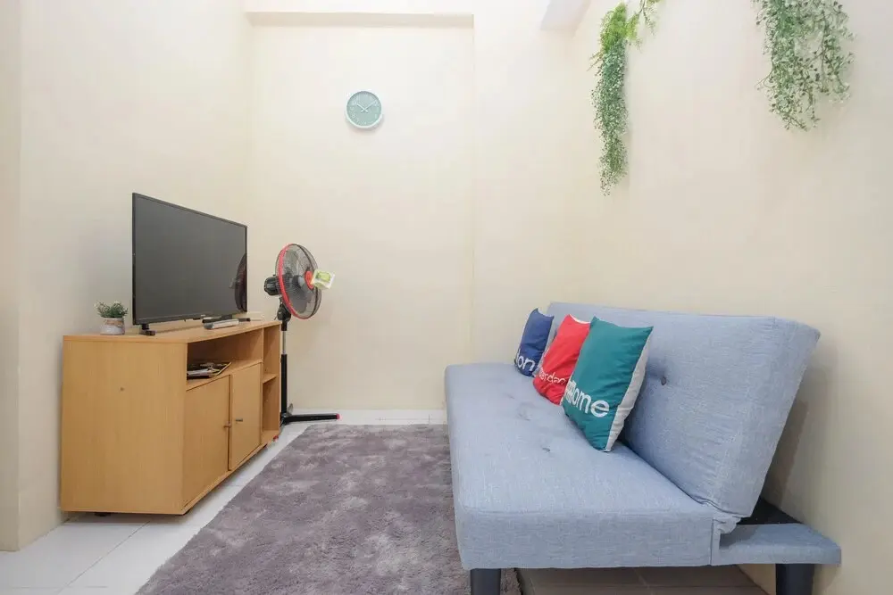 Джакарта: Nice and Comfy 1BR Apartment at MT Haryono Residence