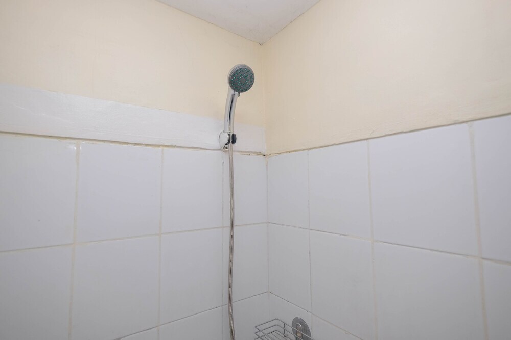 Джакарта: Nice and Comfy 1BR Apartment at MT Haryono Residence