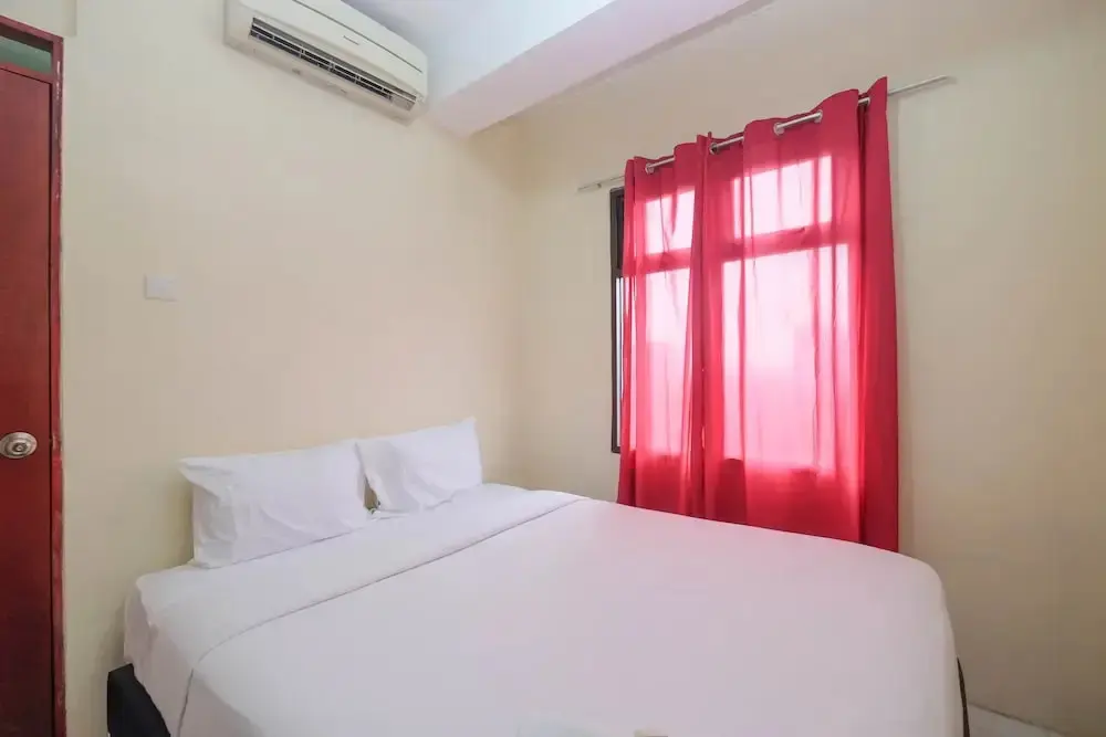 Джакарта: Nice and Comfy 1BR Apartment at MT Haryono Residence