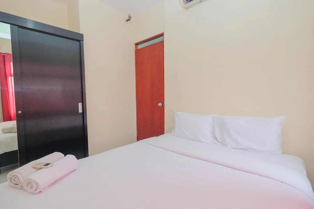 Джакарта: Nice and Comfy 1BR Apartment at MT Haryono Residence