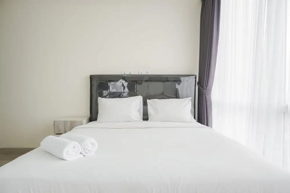 Джакарта: Elegant and Spacious 3BR Menteng Park Apartment