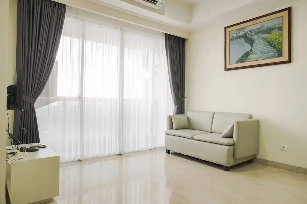 Джакарта: Elegant and Spacious 3BR Menteng Park Apartment