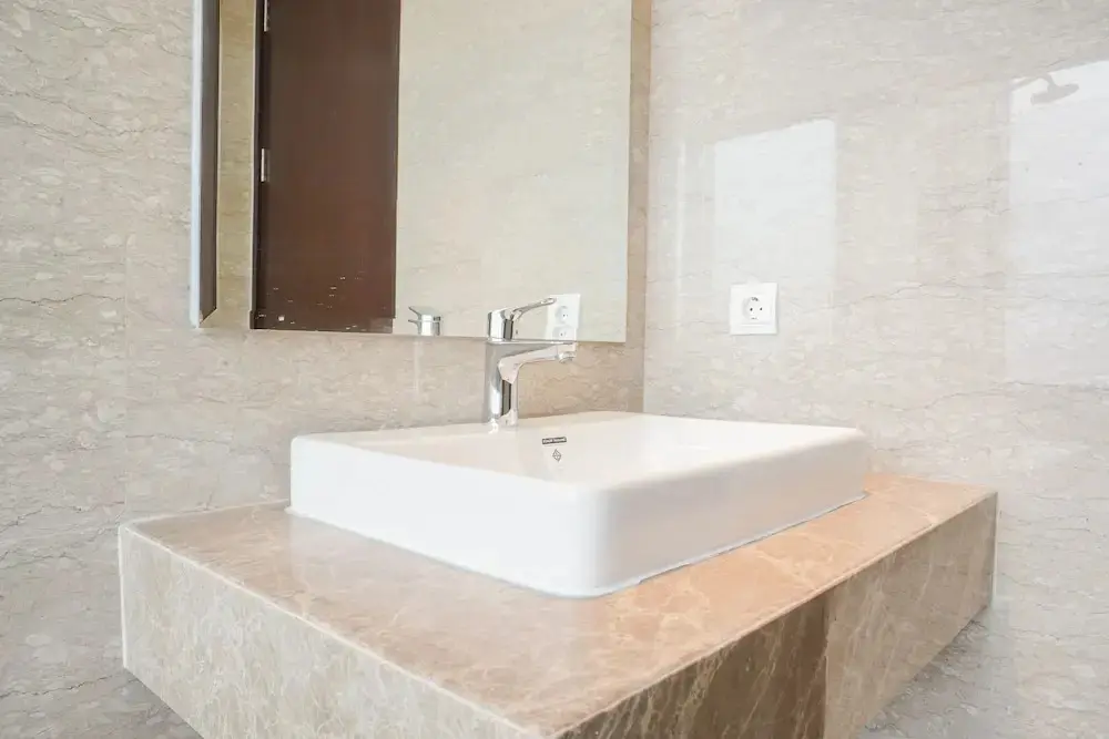 Джакарта: Elegant and Spacious 3BR Menteng Park Apartment