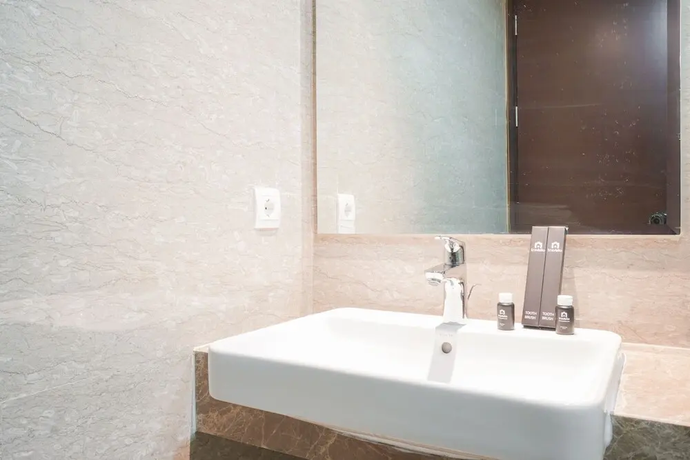 Джакарта: Elegant and Spacious 3BR Menteng Park Apartment