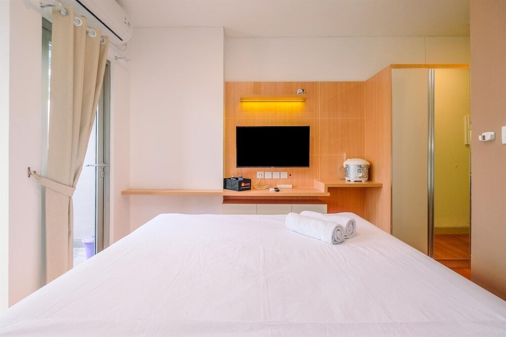 Джакарта: Nice and Elegant Studio at Ciputra World 2 Apartment